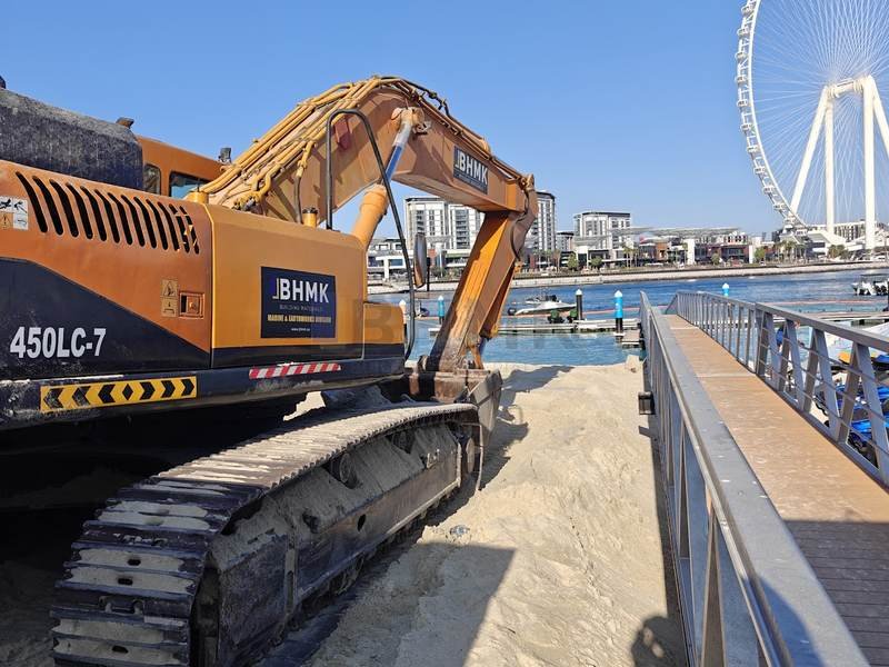 BHMK Hyundai 450LC-7 crawler excavator for rent in Dubai with certified operator