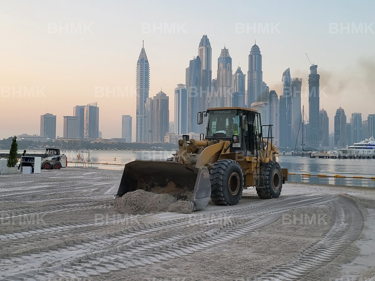 BHMK wheel loader profiling a resort beach in Dubai