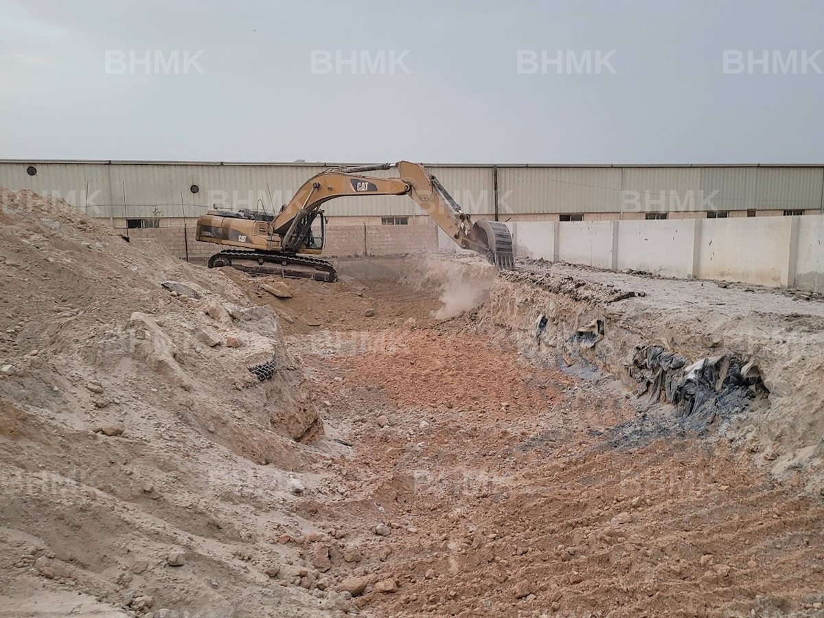 Deep excavation pit cut by BHMK on a Dubai industrial site