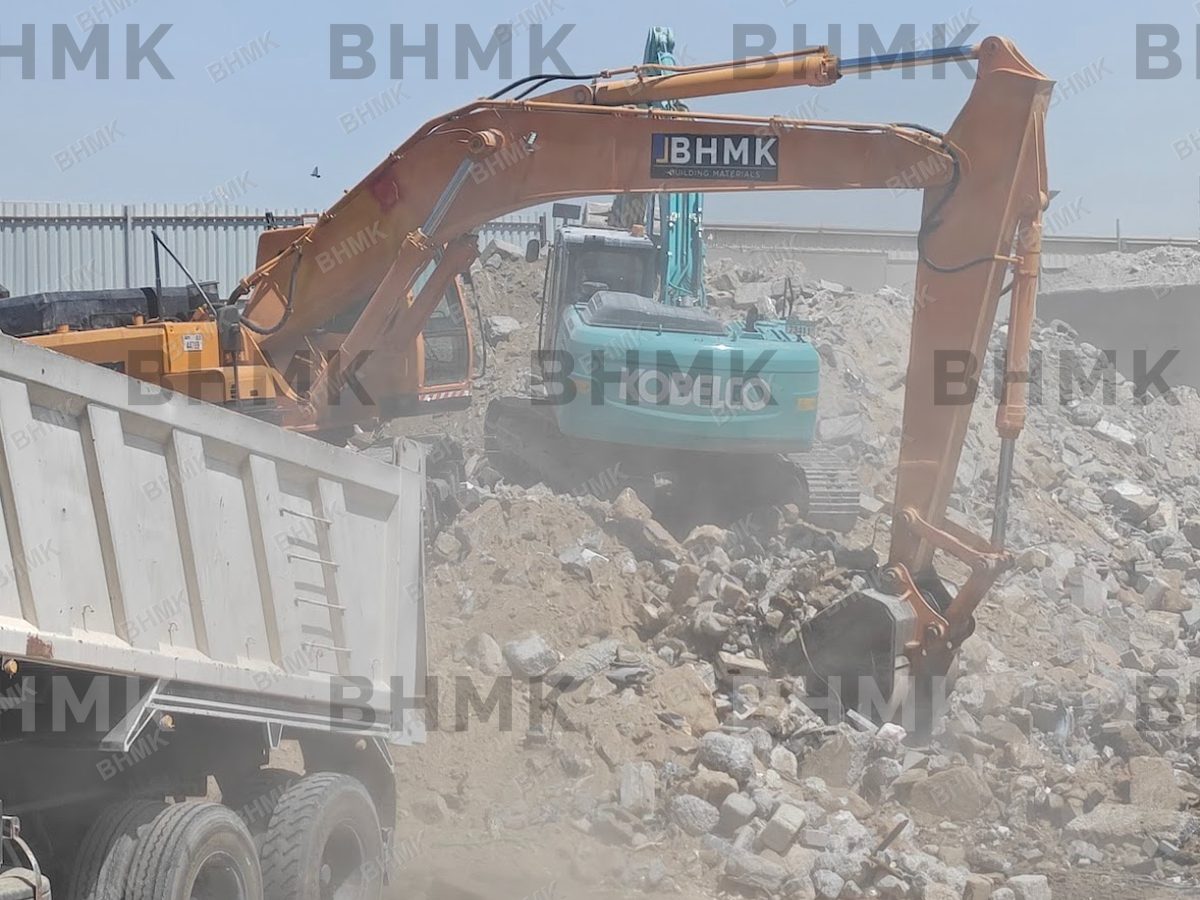 Demolition rubble loading and removal, Dubai